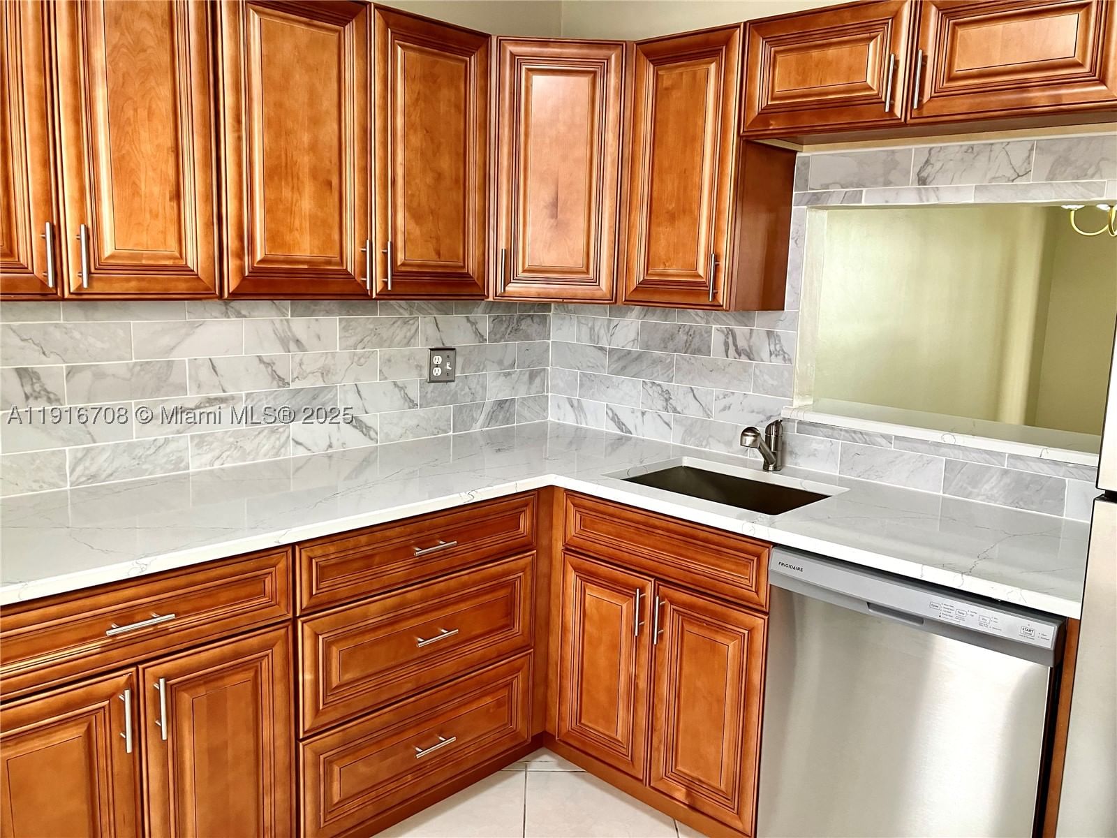 Real estate property located at 4270 40th St #103, Broward, Garnet Condo, Lauderdale Lakes, FL