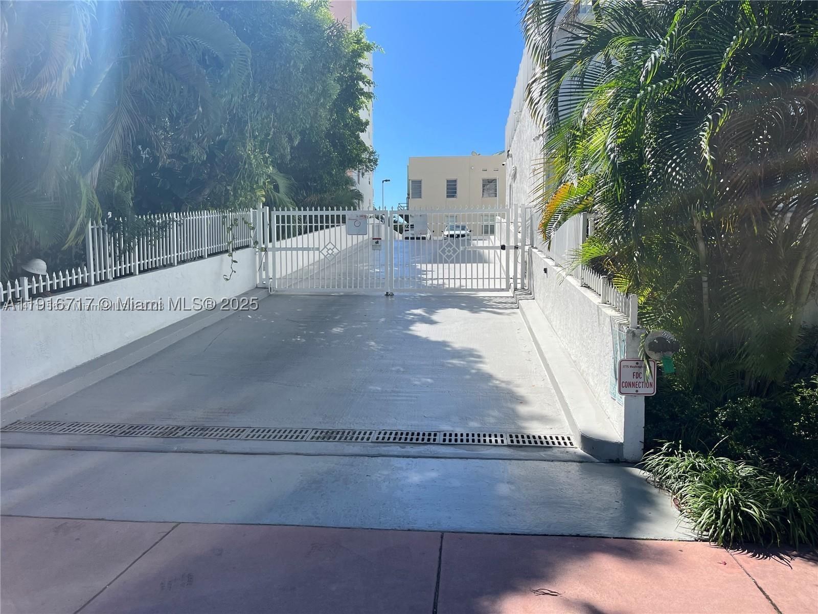Real estate property located at 1775 Washington Ave #4G, Miami-dade, Parc Plaza Condo, Miami Beach, FL