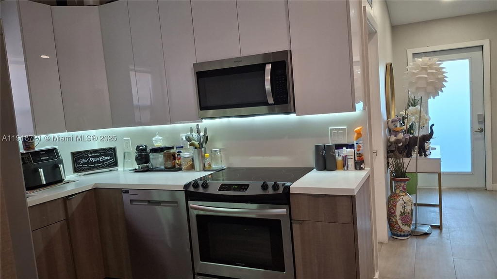 Real estate property located at 3510 33rd Ave, Miami-dade, Melrose Heights 4th Sec, Miami, FL