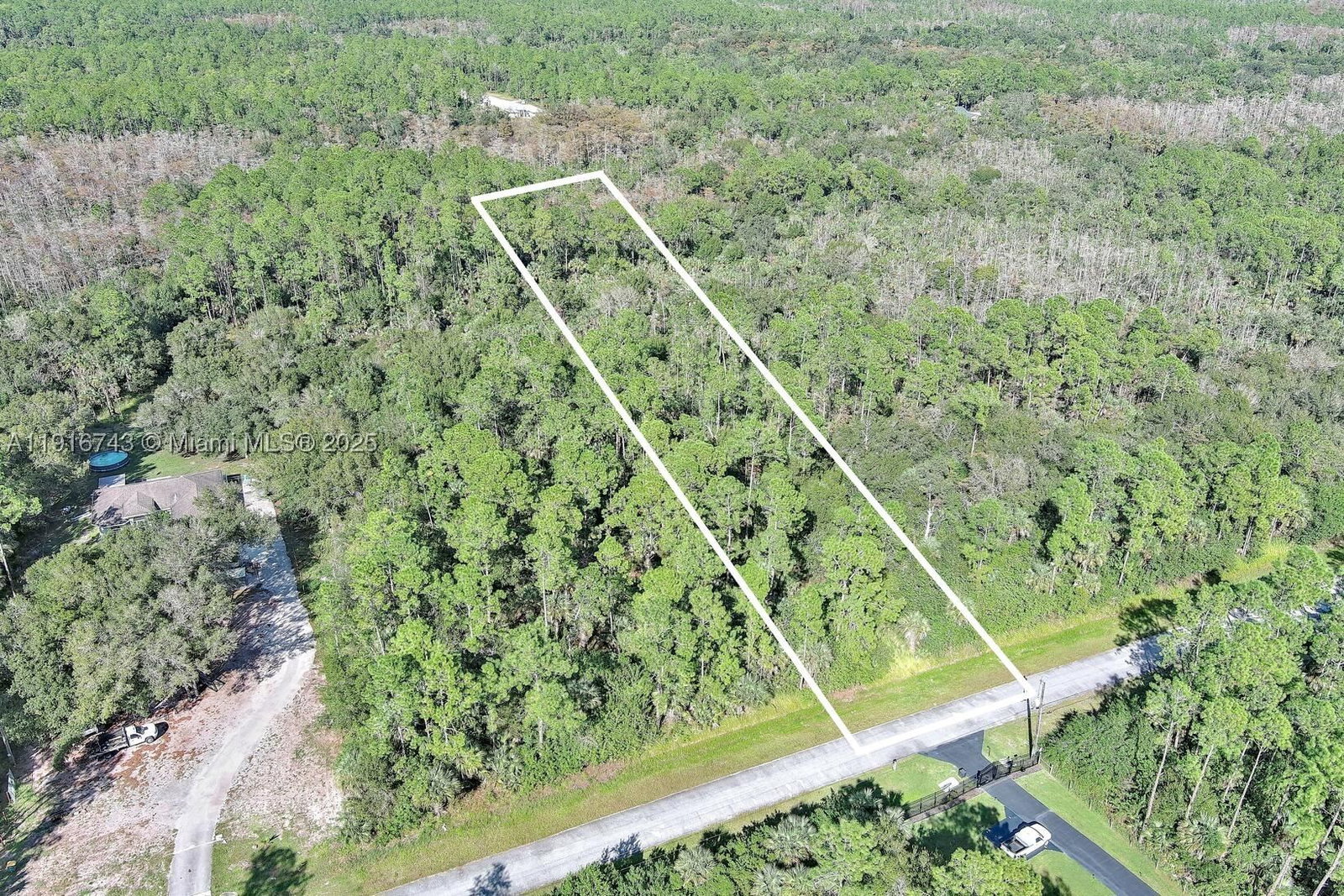 Real estate property located at 4669 32nd Ave SE, Collier, Golden Gate Est, Naples, FL