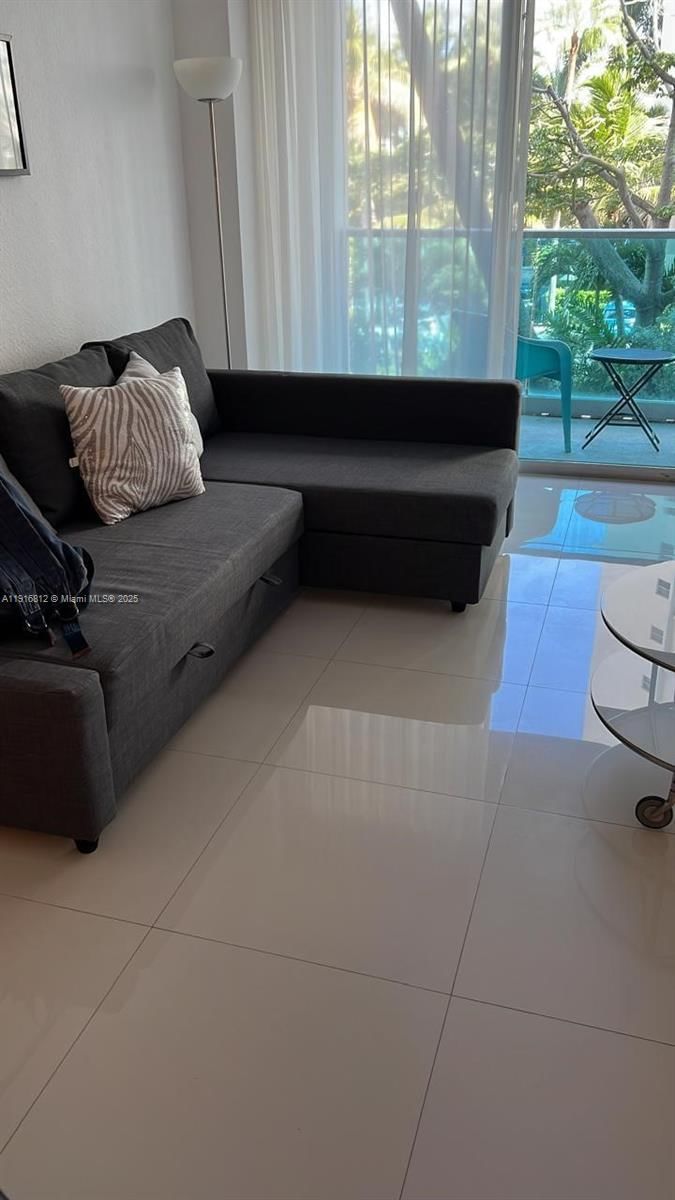 Real estate property located at 4001 Ocean Dr #2H, Broward, Sian Ocean Residences Con, Hollywood, FL