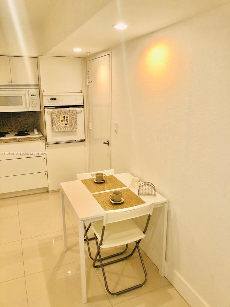 Real estate property located at 4001 Ocean Dr #2H, Broward, Sian Ocean Residences Con, Hollywood, FL