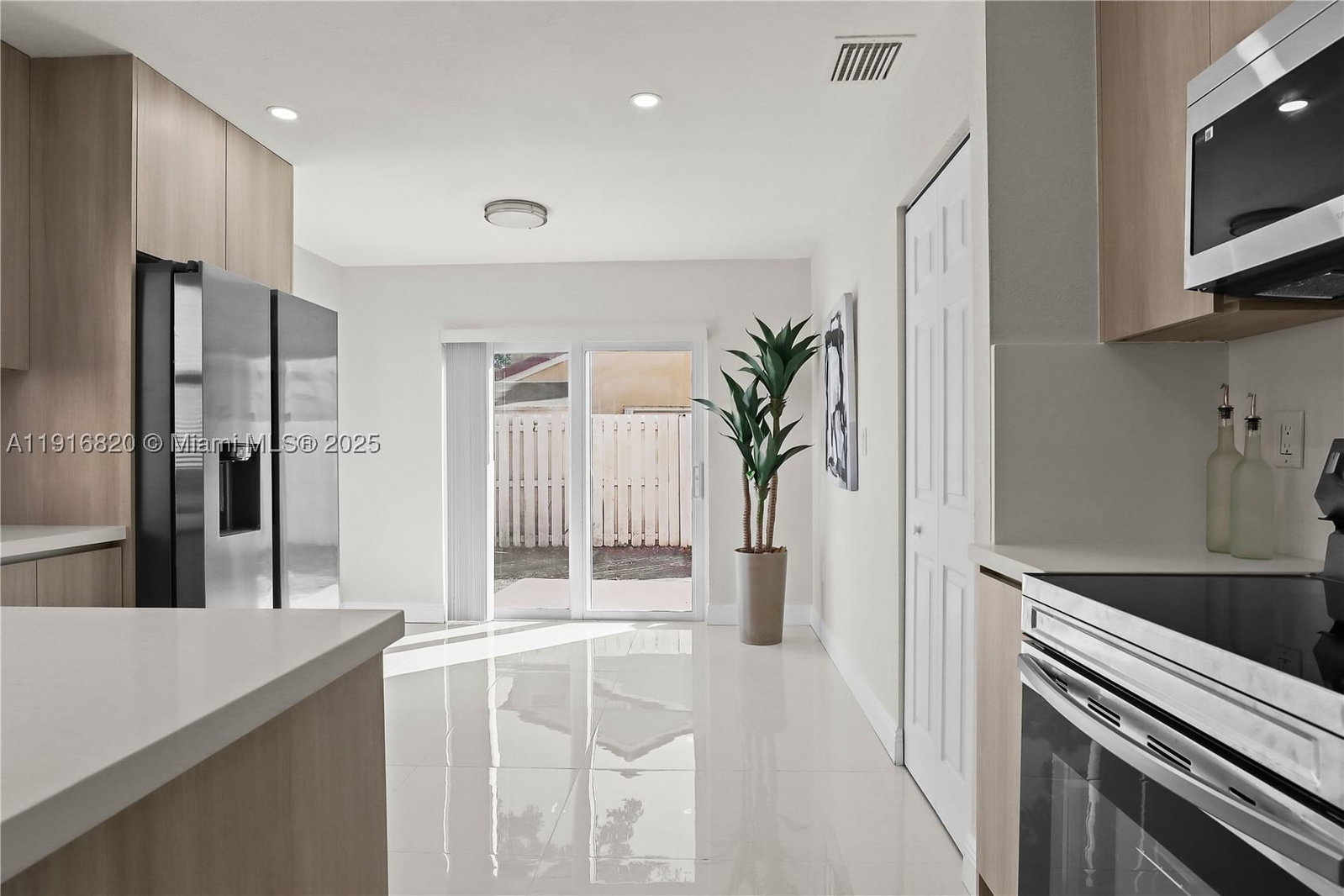 Real estate property located at 1223 125th Ter, Broward, Savannah Plat 3, Sunrise, FL