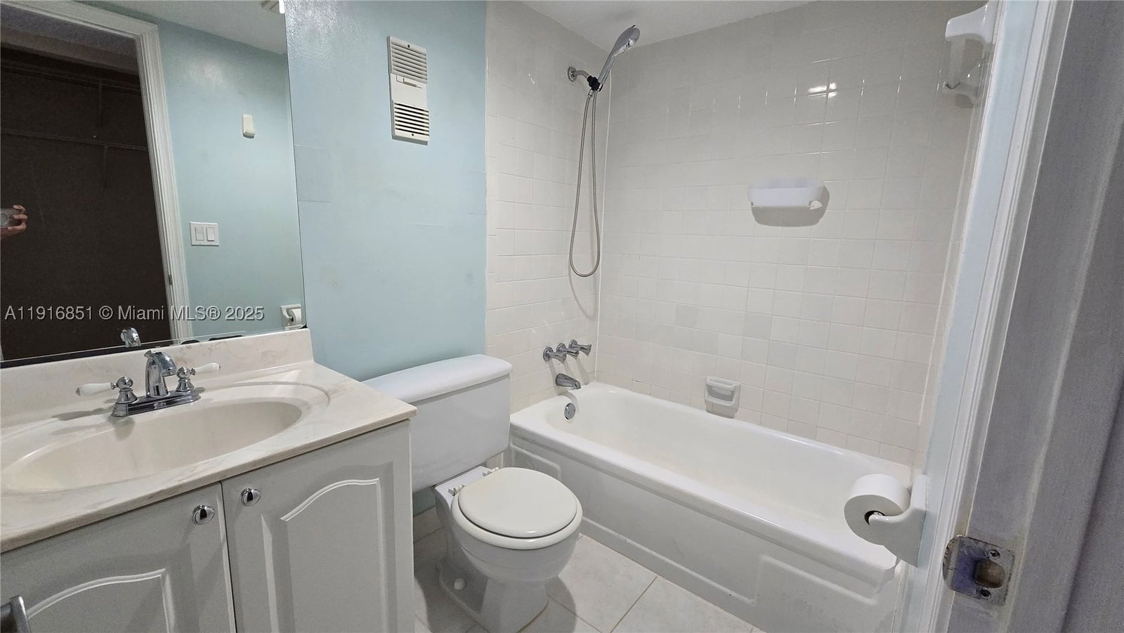 Real estate property located at 9230 Lagoon Pl #310, Broward, Poinciana 11 Pine Island, Davie, FL