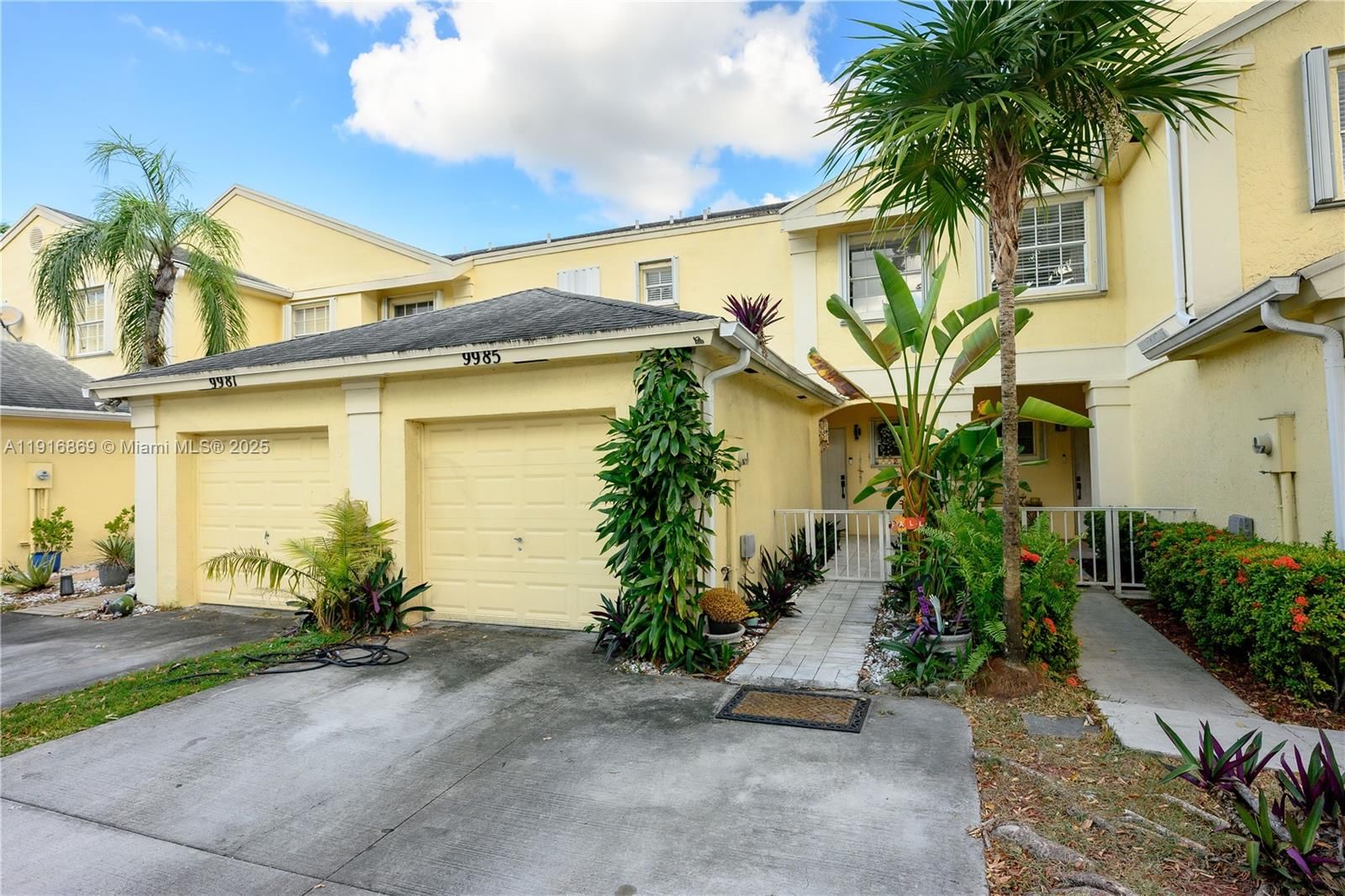 Real estate property located at 9985 118th Pl, Miami-dade, Amaretto, Miami, FL