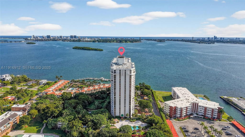 Real estate property located at 4000 Towerside Ter #1612, Miami-dade, The Towers Of Quayside Co, Miami, FL