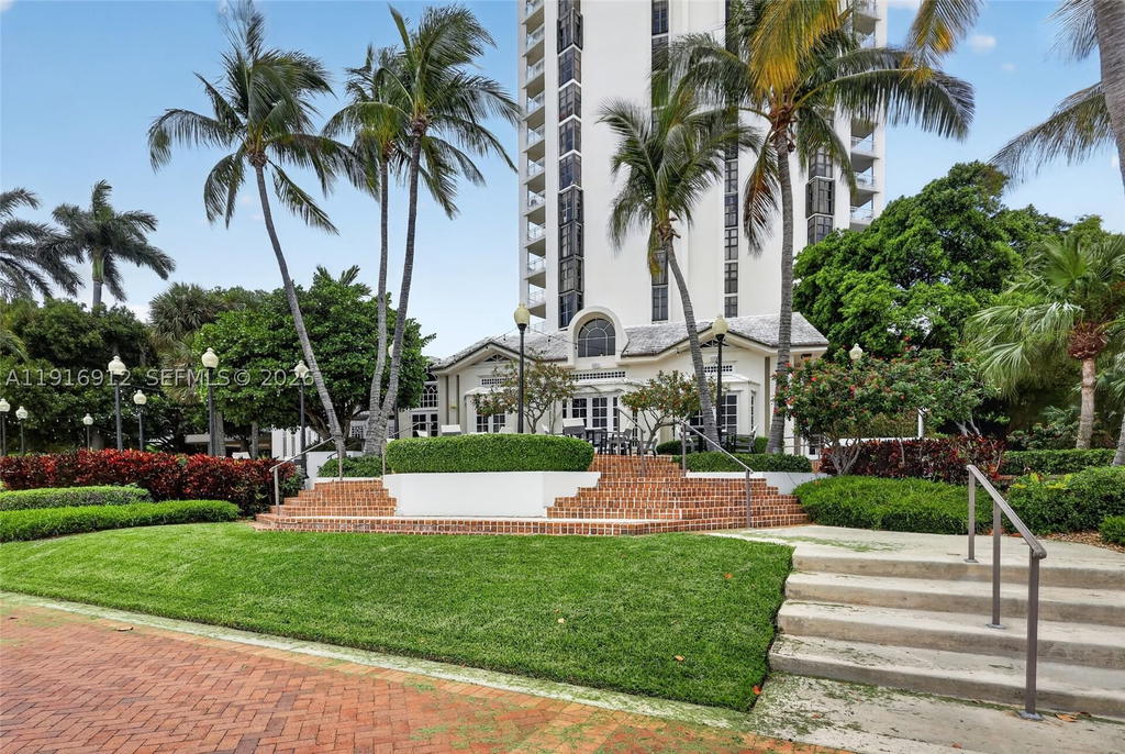 Real estate property located at 4000 Towerside Ter #1612, Miami-dade, The Towers Of Quayside Co, Miami, FL