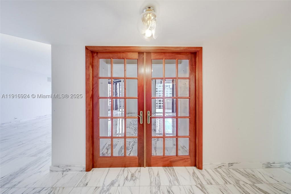 Real estate property located at 520 Brickell Key Dr A1104, Miami-dade, Brickell Key One, Miami, FL