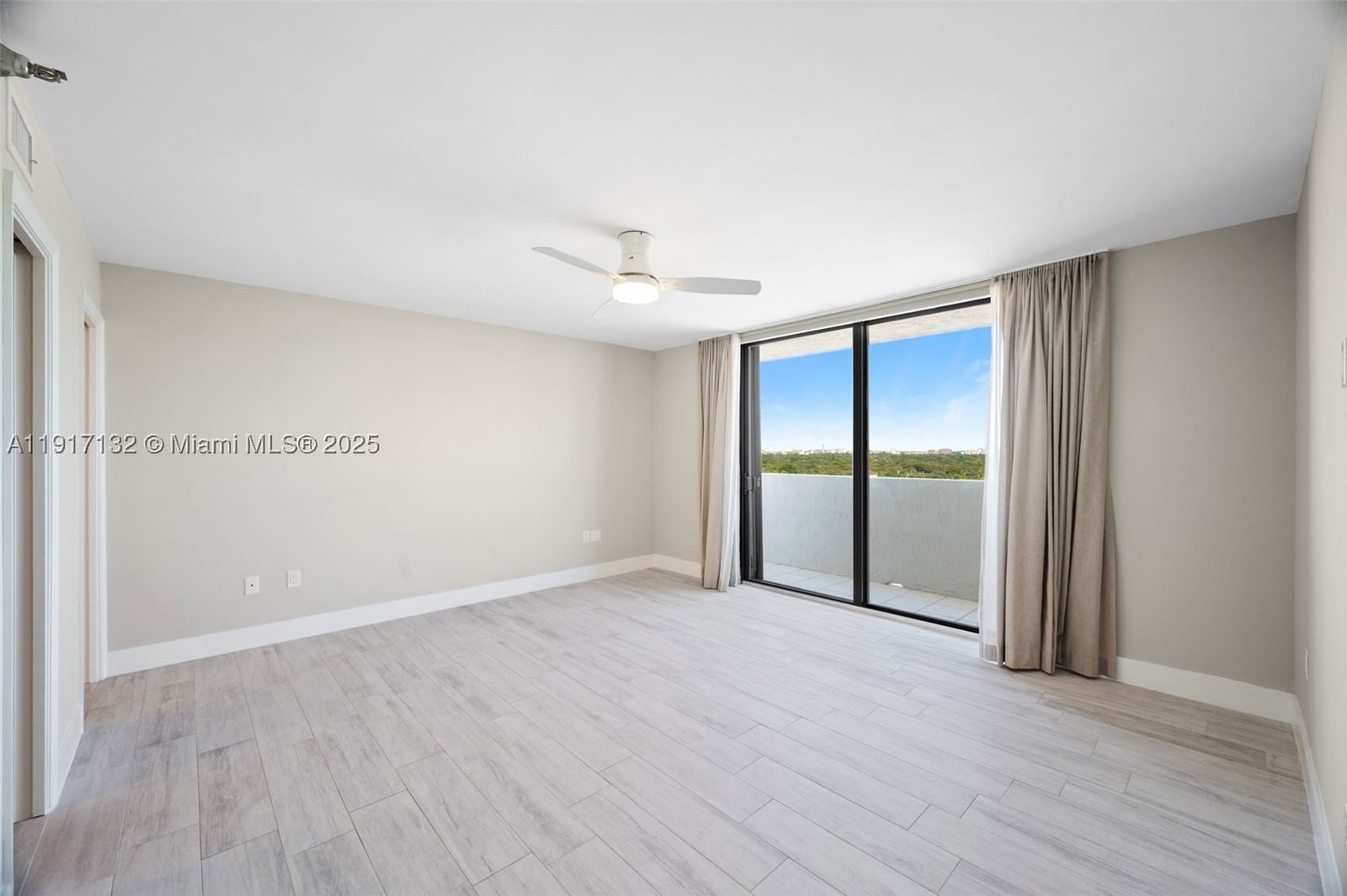 Real estate property located at 441 Valencia Ave #1201, Miami-dade, Gables Laroc Condo, Coral Gables, FL