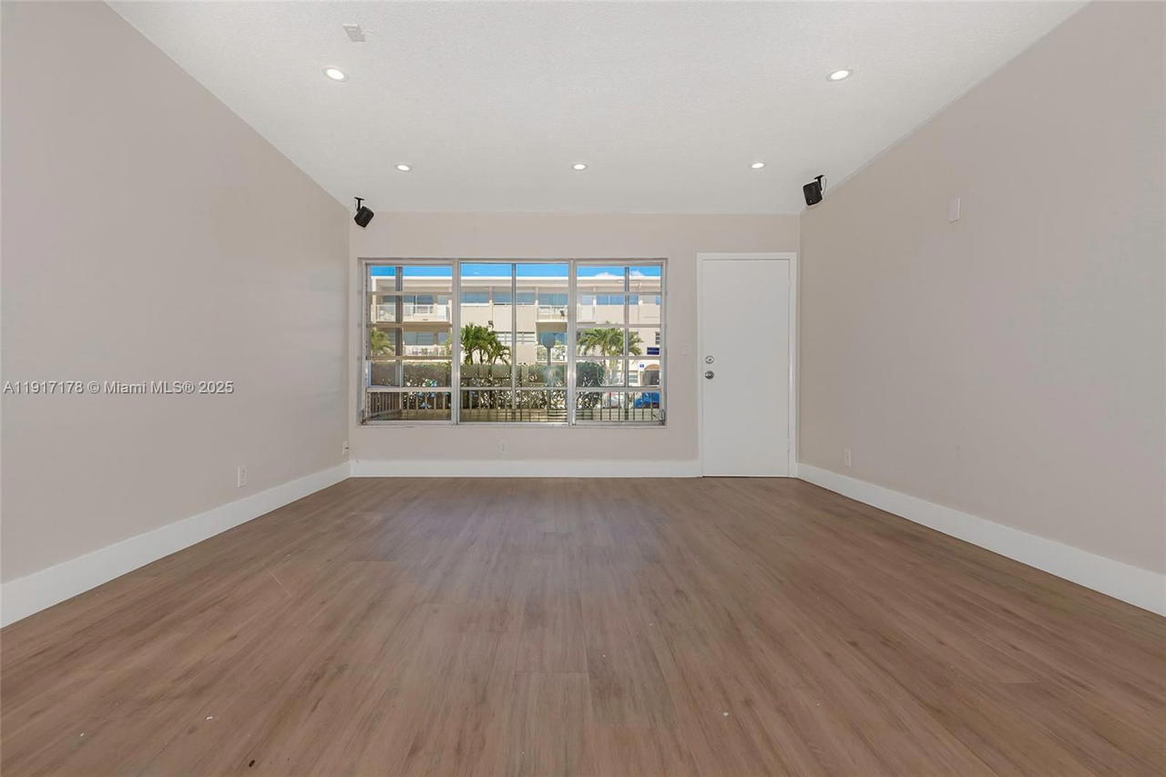 Real estate property located at 16800 15th Ave #115, Miami-dade, Fountainview Condo No 5, Miami, FL