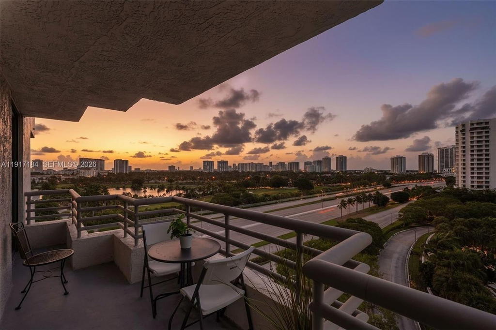 Real estate property located at 3300 191st St #1007, Miami-dade, Parc Central Aventura Sou, Aventura, FL