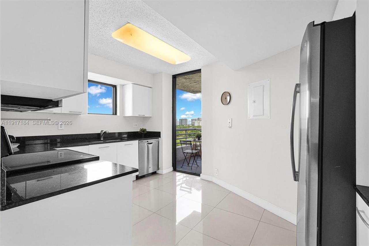 Real estate property located at 3300 191st St #1007, Miami-dade, Parc Central Aventura Sou, Aventura, FL