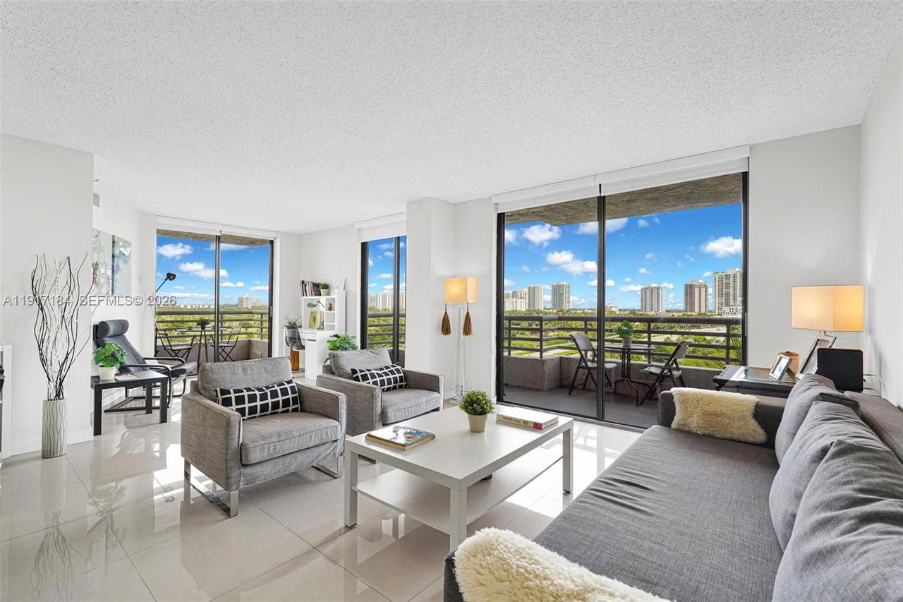 Real estate property located at 3300 191st St #1007, Miami-dade, Parc Central Aventura Sou, Aventura, FL