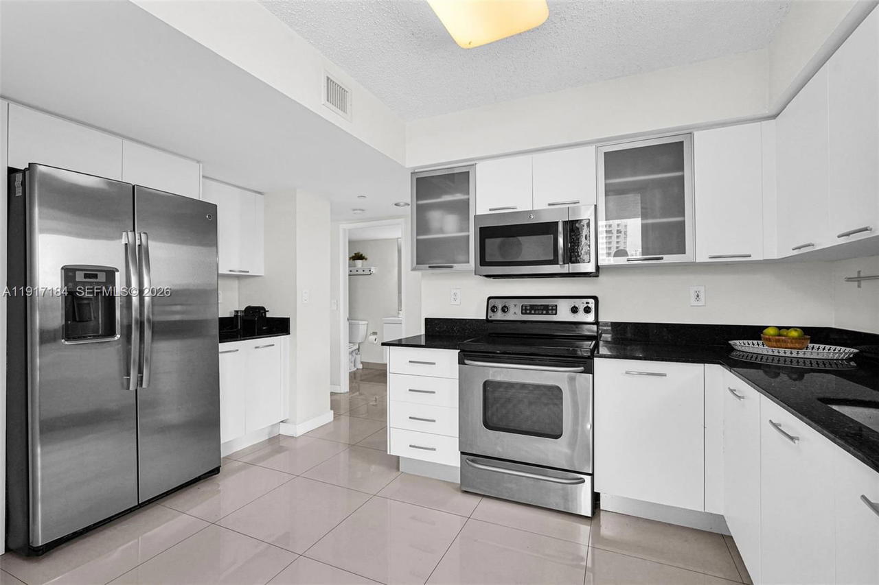 Real estate property located at 3300 191st St #1007, Miami-dade, Parc Central Aventura Sou, Aventura, FL