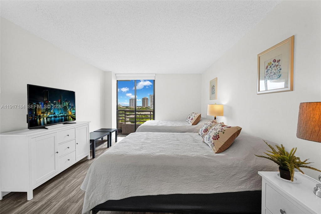 Real estate property located at 3300 191st St #1007, Miami-dade, Parc Central Aventura Sou, Aventura, FL