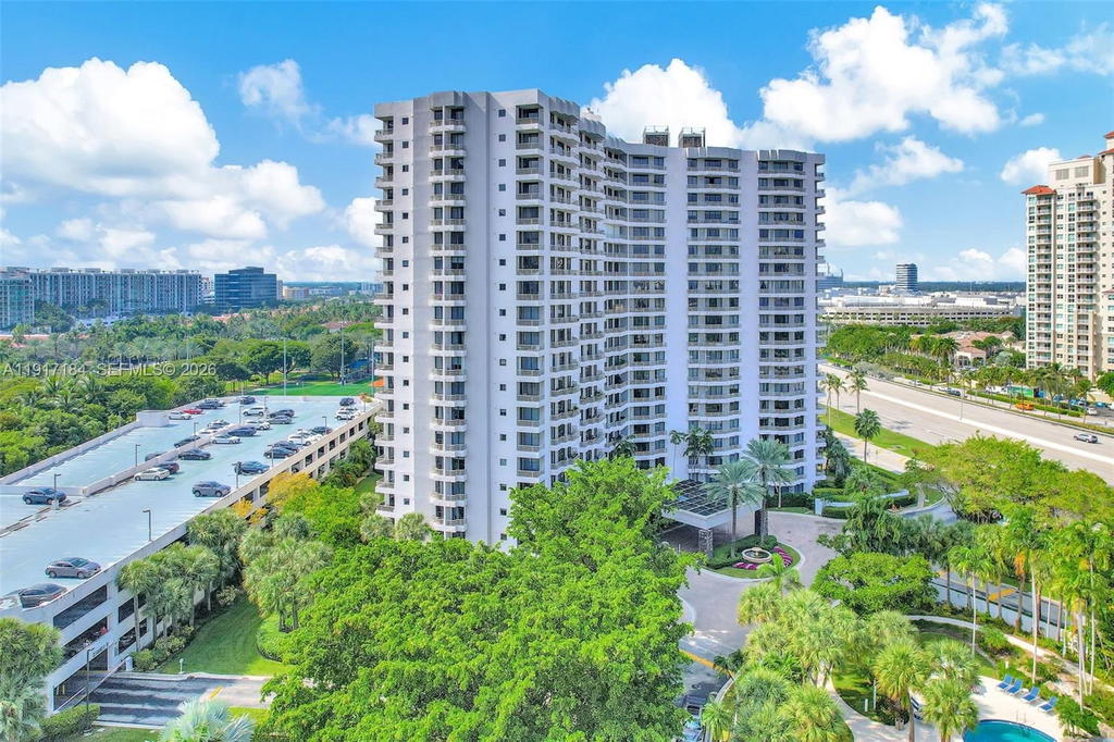 Real estate property located at 3300 191st St #1007, Miami-dade, Parc Central Aventura Sou, Aventura, FL