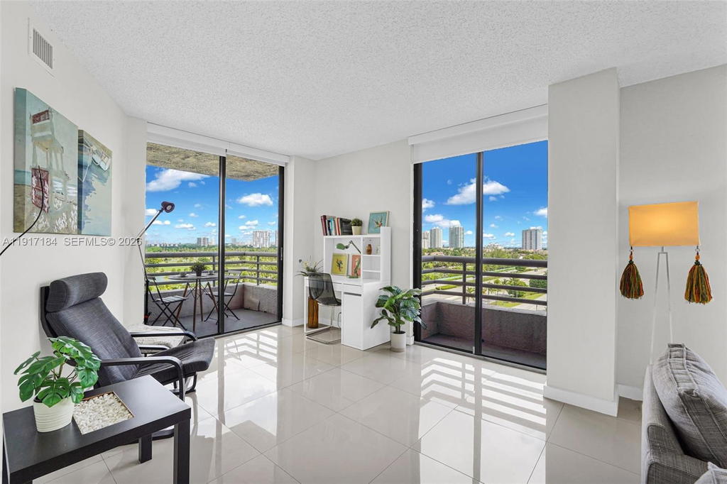 Real estate property located at 3300 191st St #1007, Miami-dade, Parc Central Aventura Sou, Aventura, FL