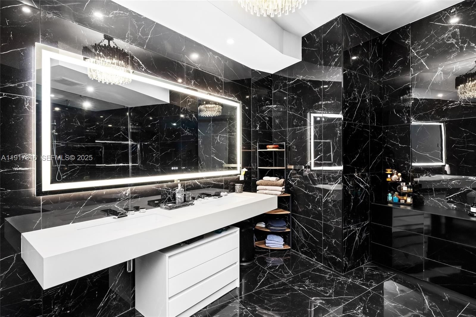 Real estate property located at 18555 Collins Ave #5501, Miami-dade, 18555 Collins Avenue Cond, Sunny Isles Beach, FL
