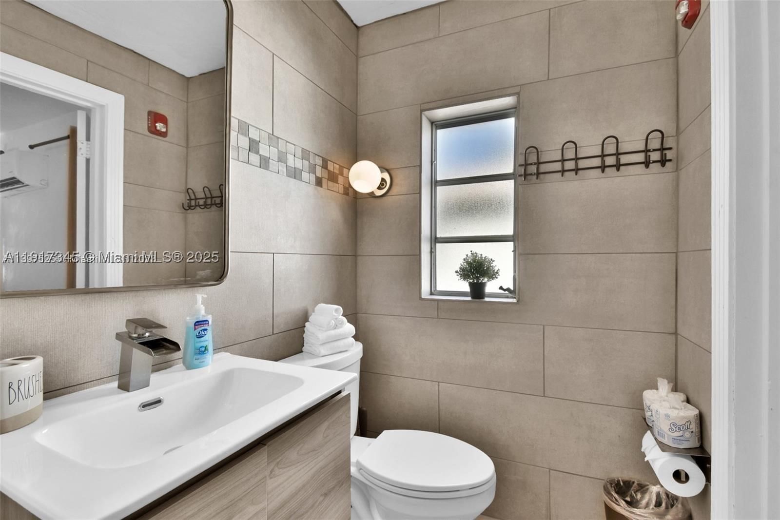 Real estate property located at 1018 Jefferson Ave, Miami-dade, Ocean Beach Addn No 3, Miami Beach, FL