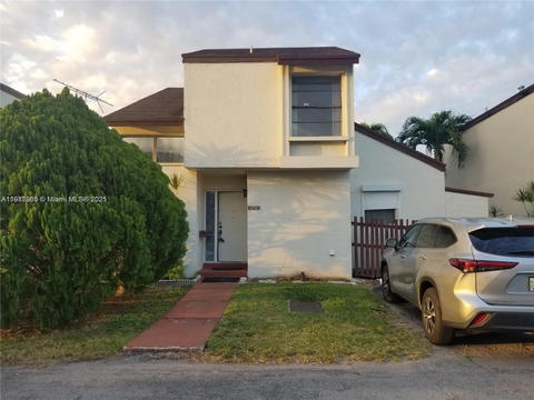 Real estate property located at 9721 5 LANE, Miami-dade, East Wind Lake Village Con, Miami, FL