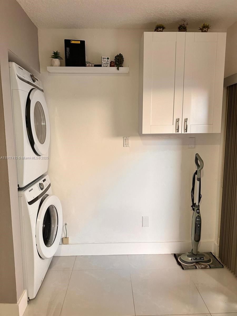 Real estate property located at 2211 53rd Pl #2211, Miami-dade, Santamaria Estates Condo, Hialeah, FL