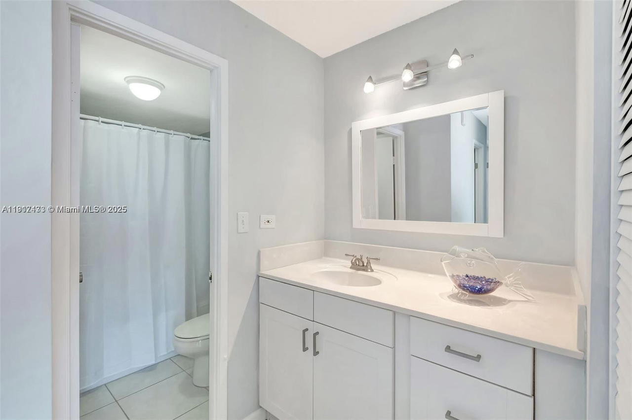 Real estate property located at 7135 Collins Ave #1614, Miami-dade, Burleigh House Condo, Miami Beach, FL