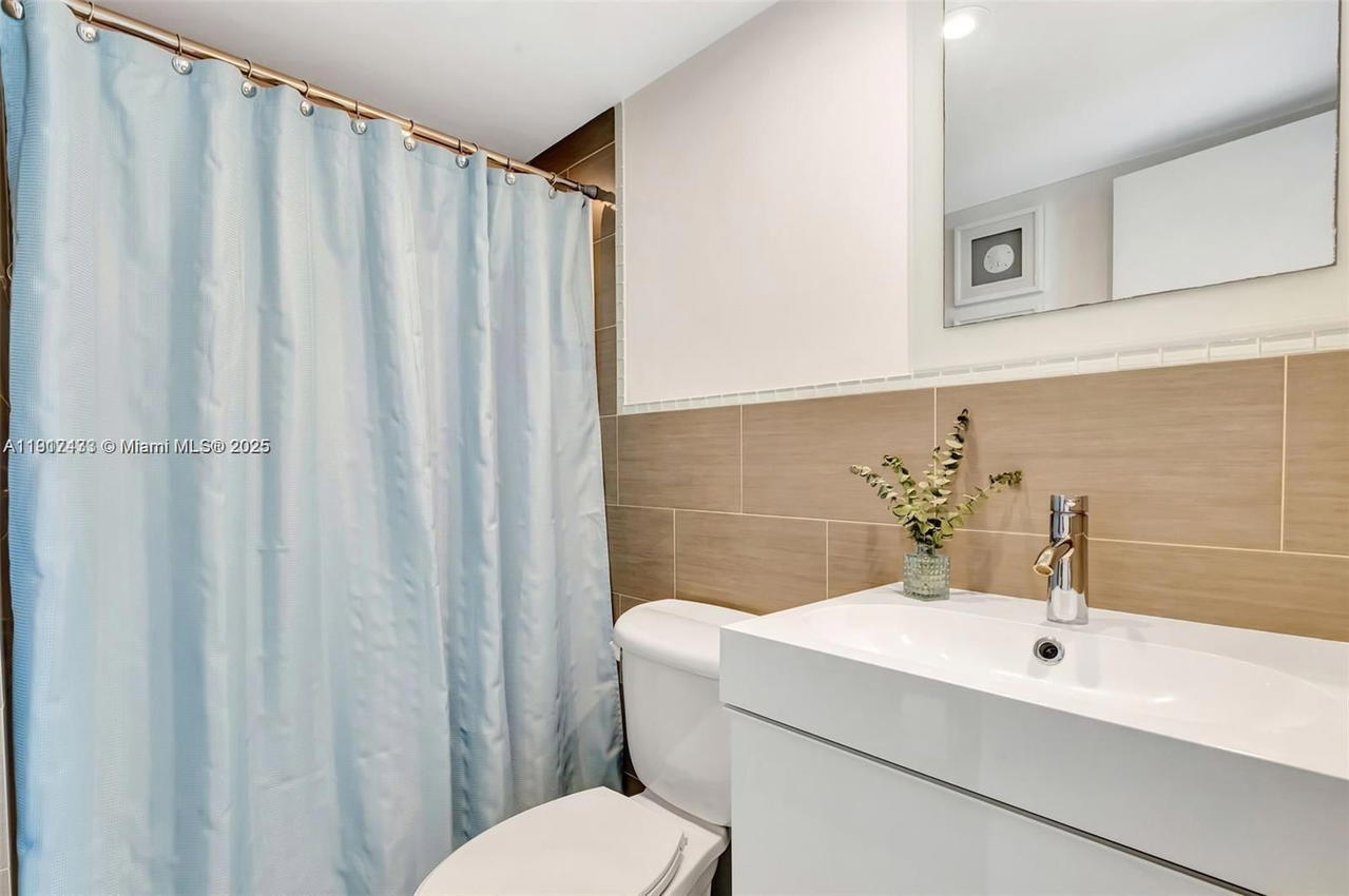 Real estate property located at 7135 Collins Ave #1614, Miami-dade, Burleigh House Condo, Miami Beach, FL
