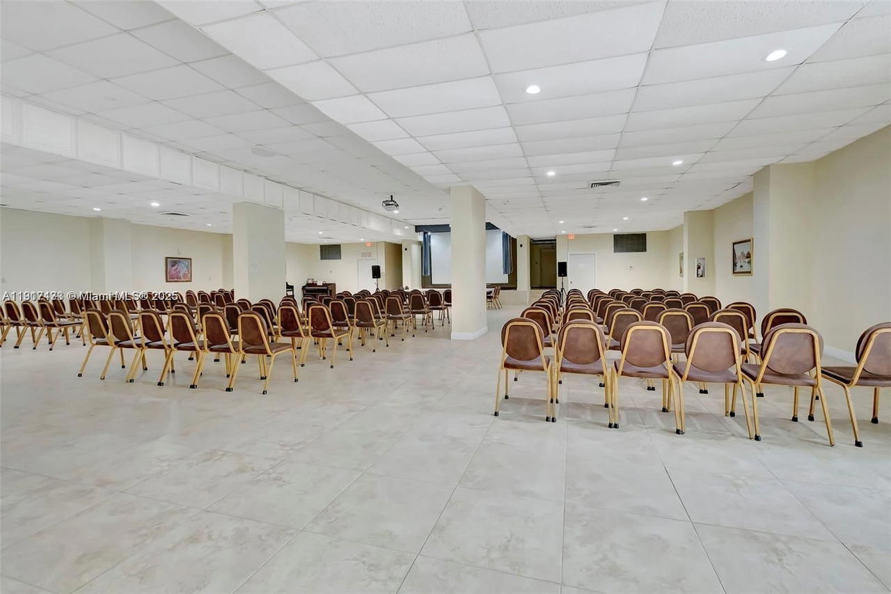 Real estate property located at 7135 Collins Ave #1614, Miami-dade, Burleigh House Condo, Miami Beach, FL