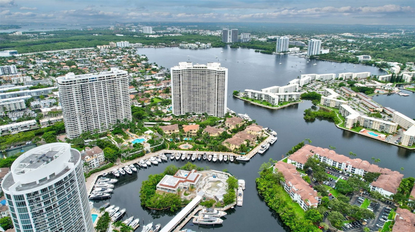 Real estate property located at 1000 Island Blvd #602, Miami-dade, 1000 Isl Blvd Williams Is, Aventura, FL