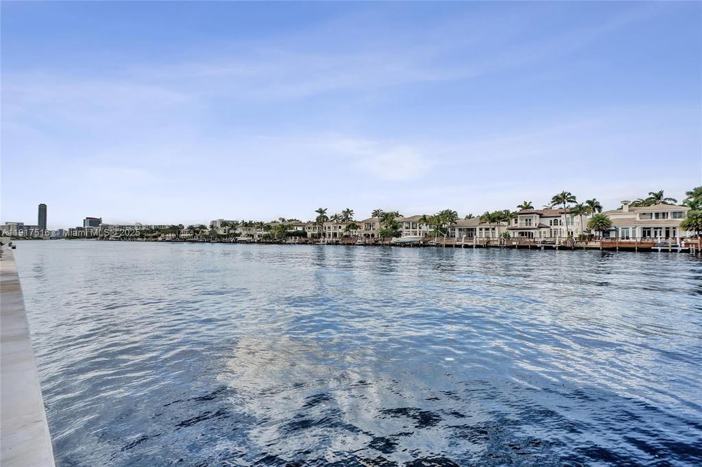 Real estate property located at 1400 Ocean Dr #502, Broward, Trafalgar Towers Condomin, Hollywood, FL