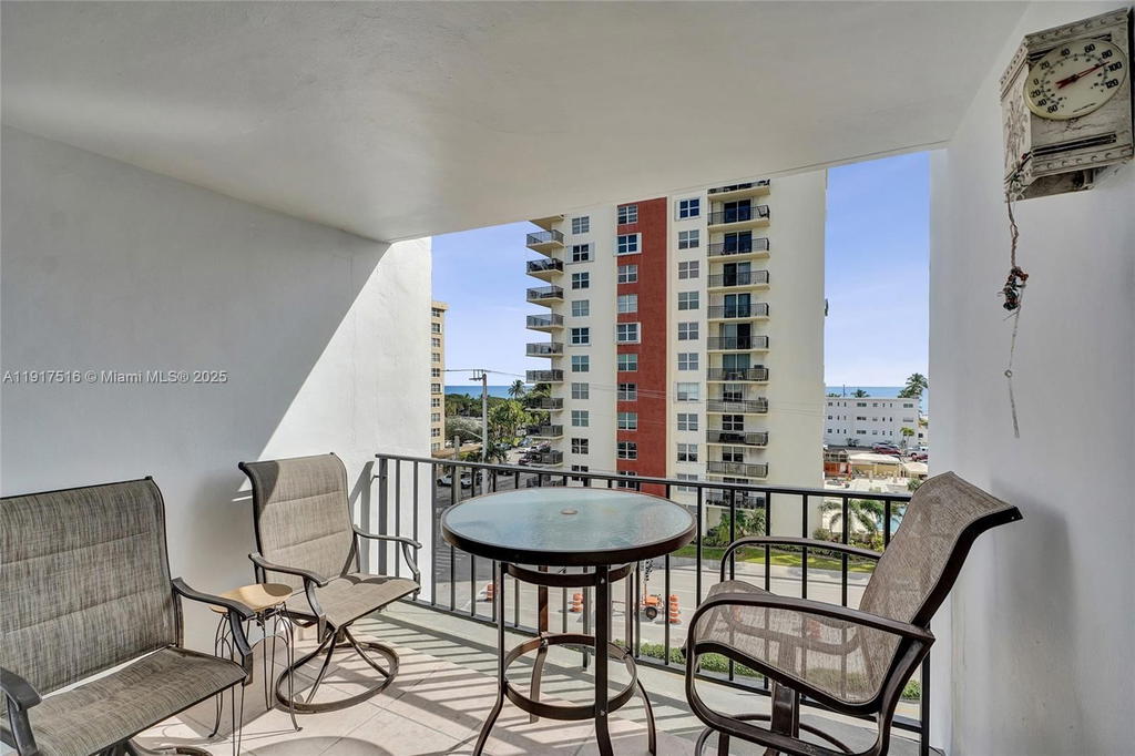 Real estate property located at 1400 Ocean Dr #502, Broward, Trafalgar Towers Condomin, Hollywood, FL