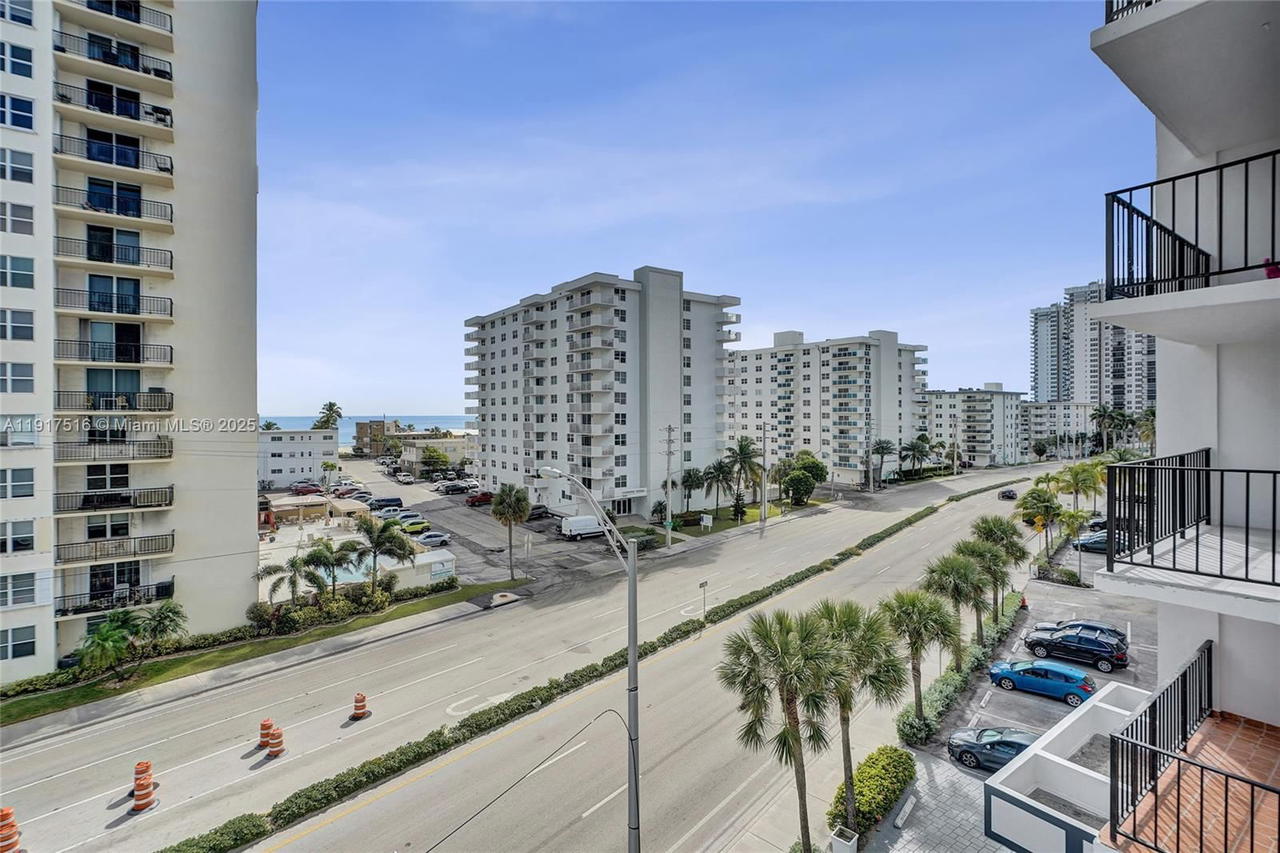 Real estate property located at 1400 Ocean Dr #502, Broward, Trafalgar Towers Condomin, Hollywood, FL