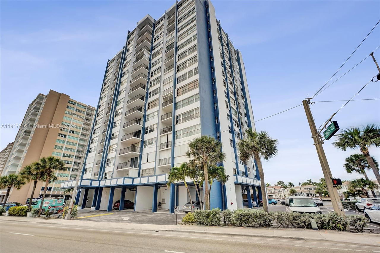 Real estate property located at 1400 Ocean Dr #502, Broward, Trafalgar Towers Condomin, Hollywood, FL