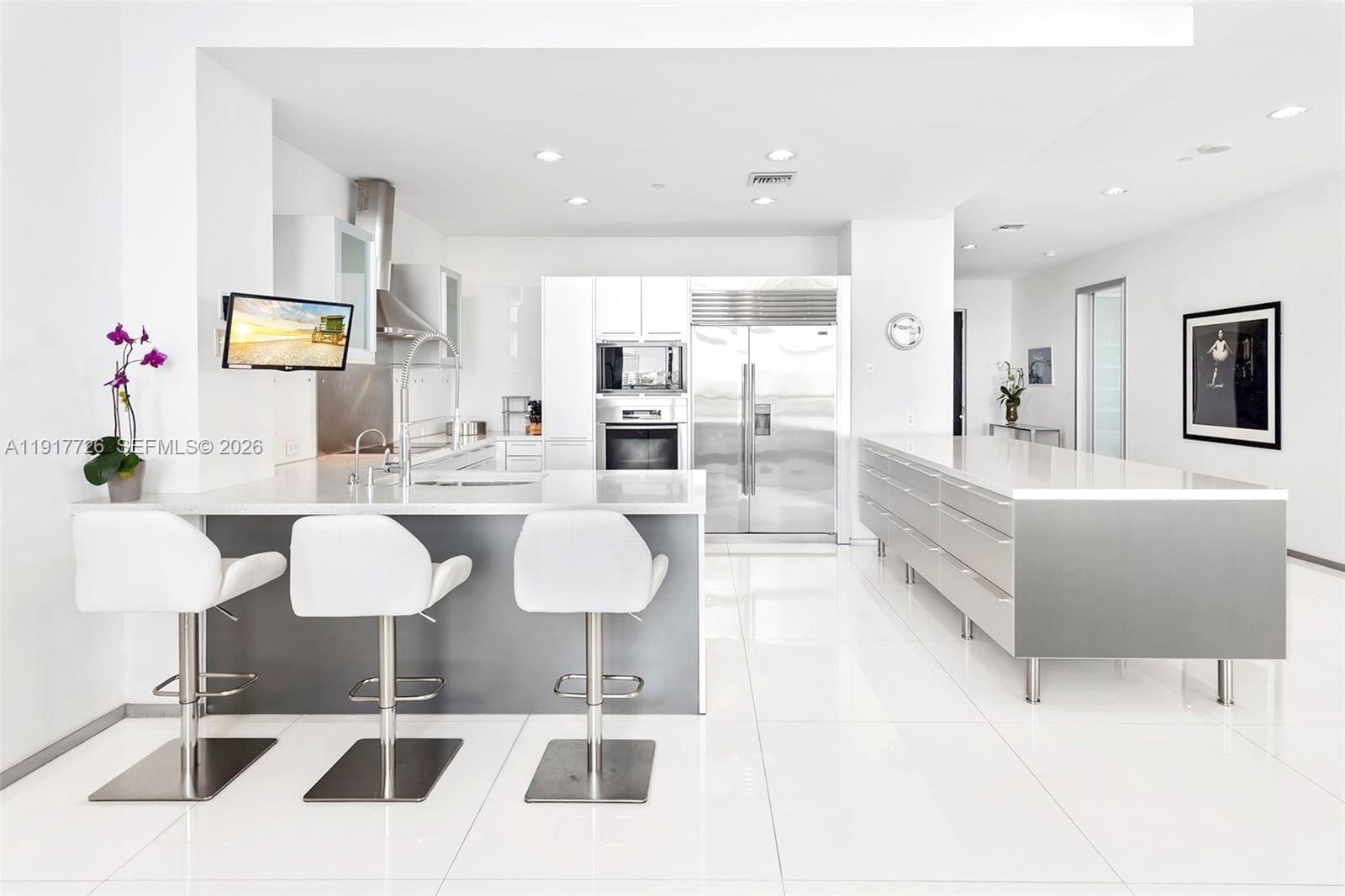 Real estate property located at 201 Aqua Ave #801, Miami-dade, Chatham At Aqua Condo, Miami Beach, FL