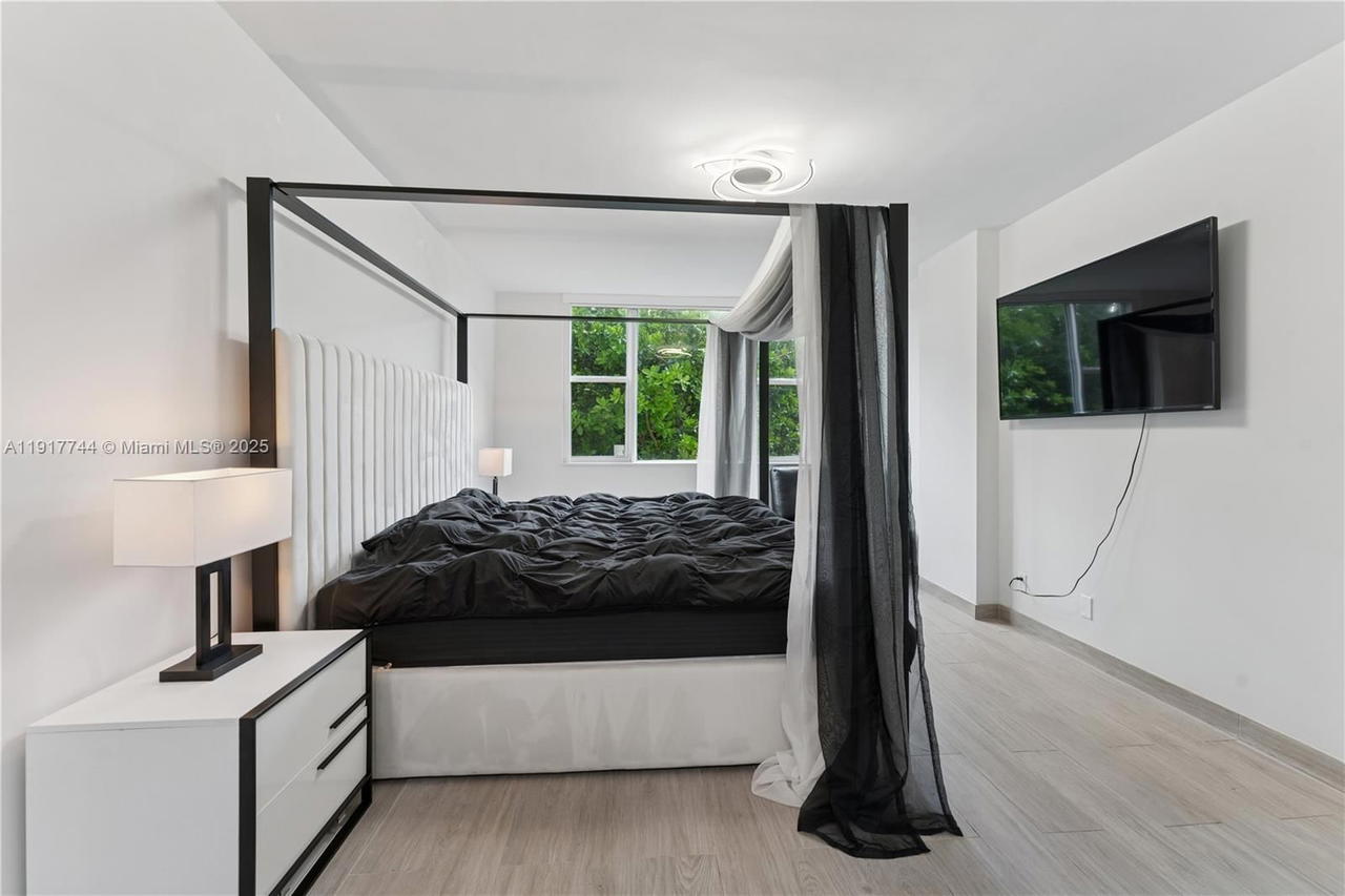 Real estate property located at 4400 Hillcrest Dr #303B, Broward, Hillcrest No 21 Condo, Hollywood, FL