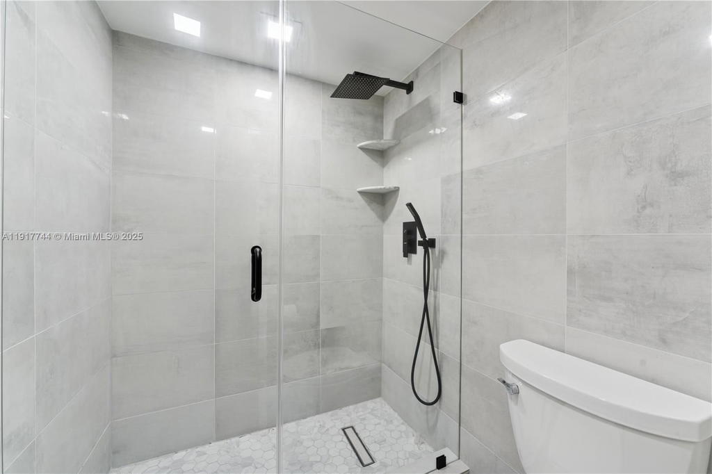Real estate property located at 4400 Hillcrest Dr #303B, Broward, Hillcrest No 21 Condo, Hollywood, FL
