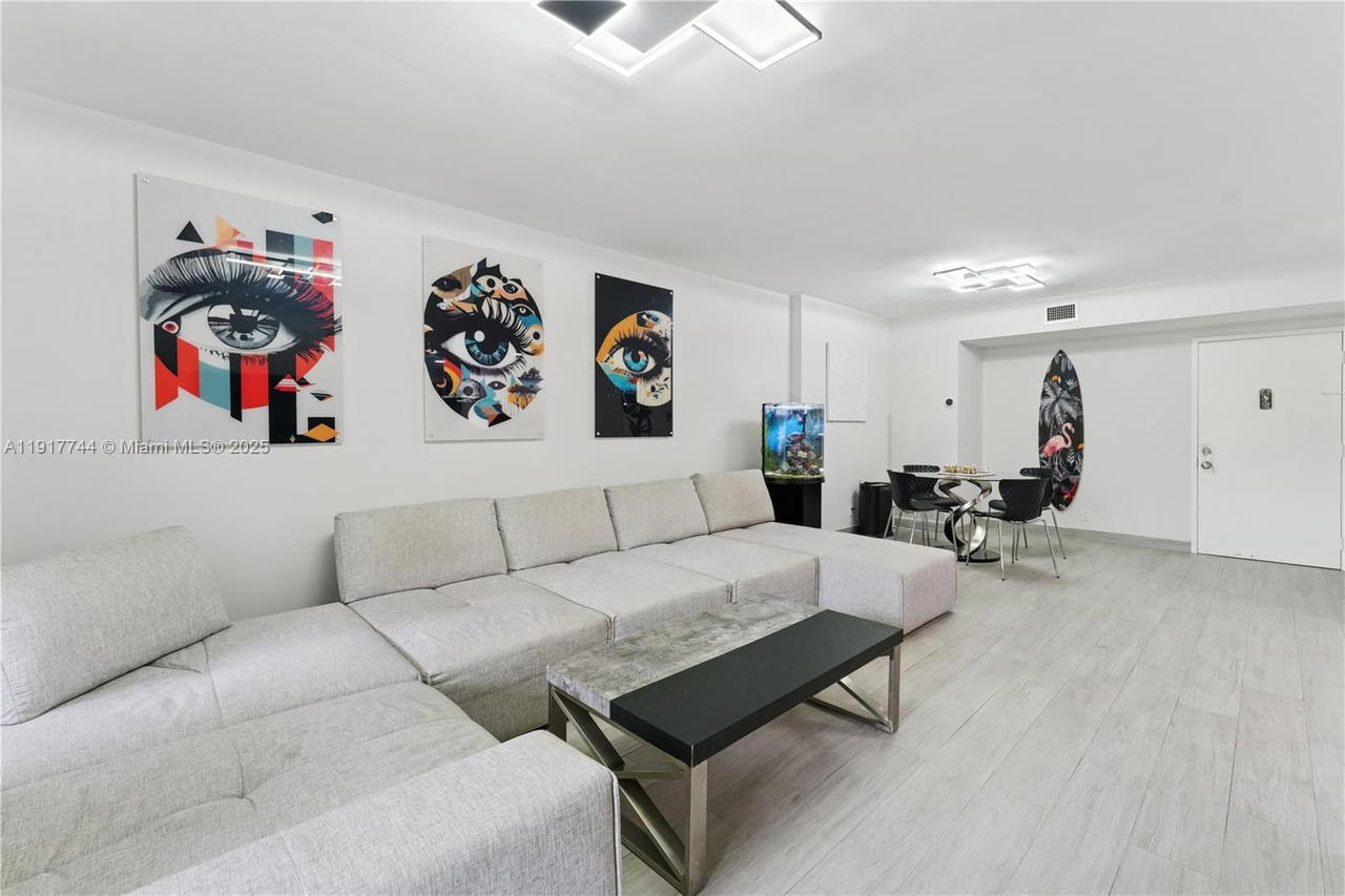 Real estate property located at 4400 Hillcrest Dr #303B, Broward, Hillcrest No 21 Condo, Hollywood, FL