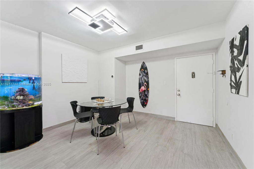 Real estate property located at 4400 Hillcrest Dr #303B, Broward, Hillcrest No 21 Condo, Hollywood, FL