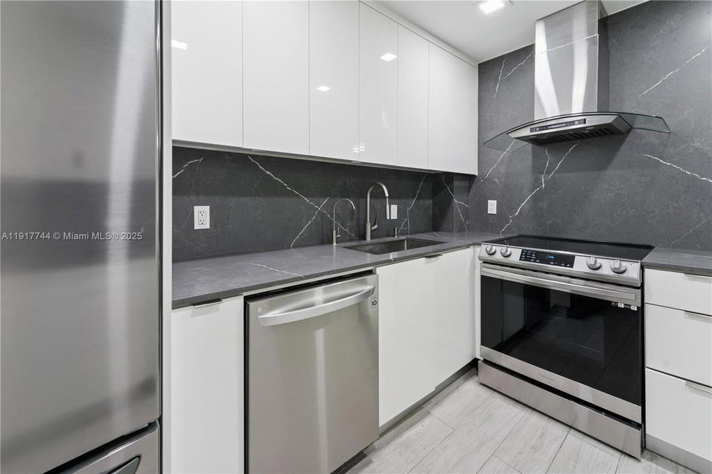 Real estate property located at 4400 Hillcrest Dr #303B, Broward, Hillcrest No 21 Condo, Hollywood, FL