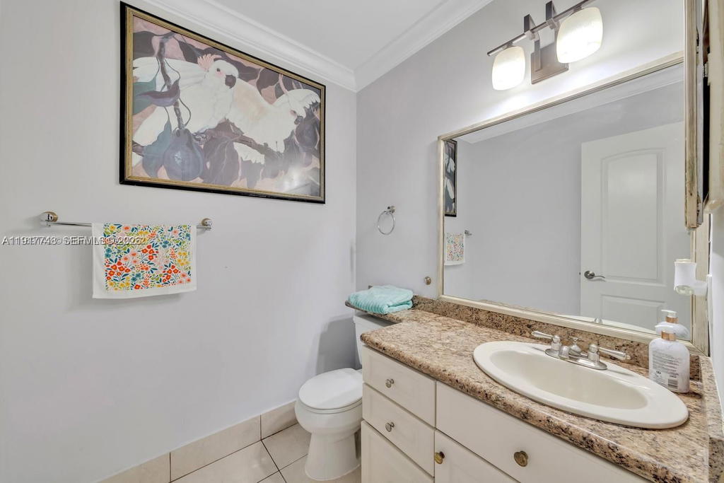 Real estate property located at 815 126th Ct, Miami-dade, Lake Pointe, Miami, FL