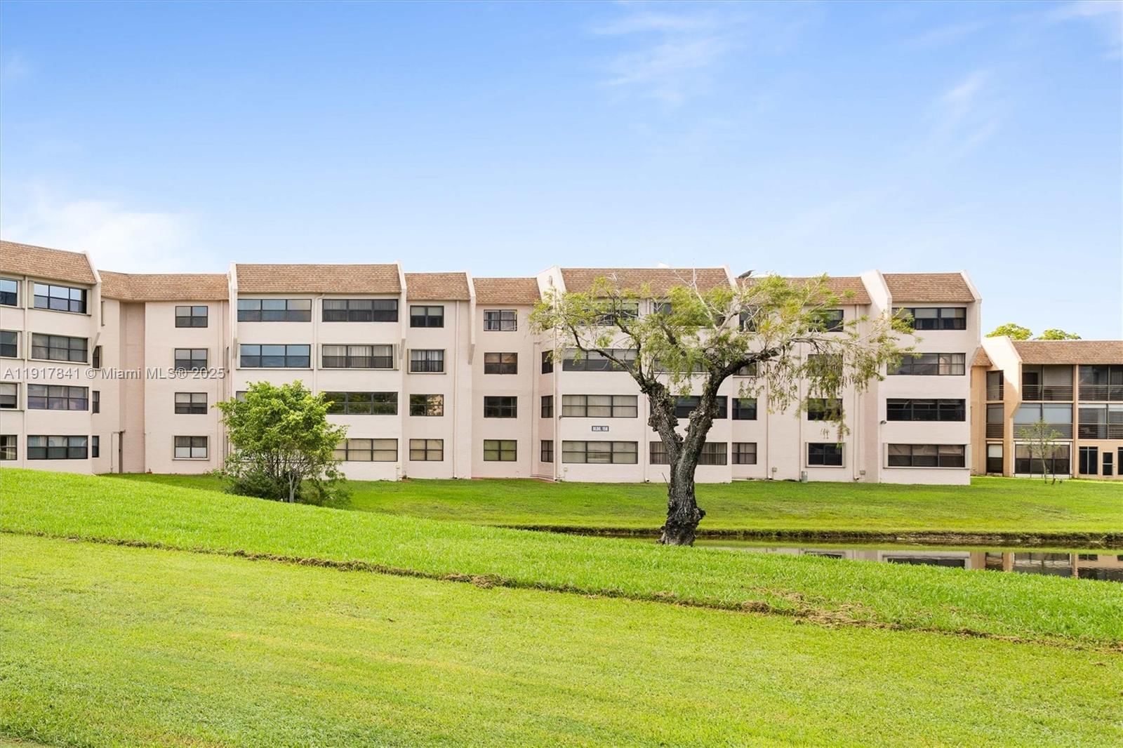 Real estate property located at 10207 Sunrise Lakes Blvd #203, Broward, Sunrise Lakes 158 Condo, Sunrise, FL