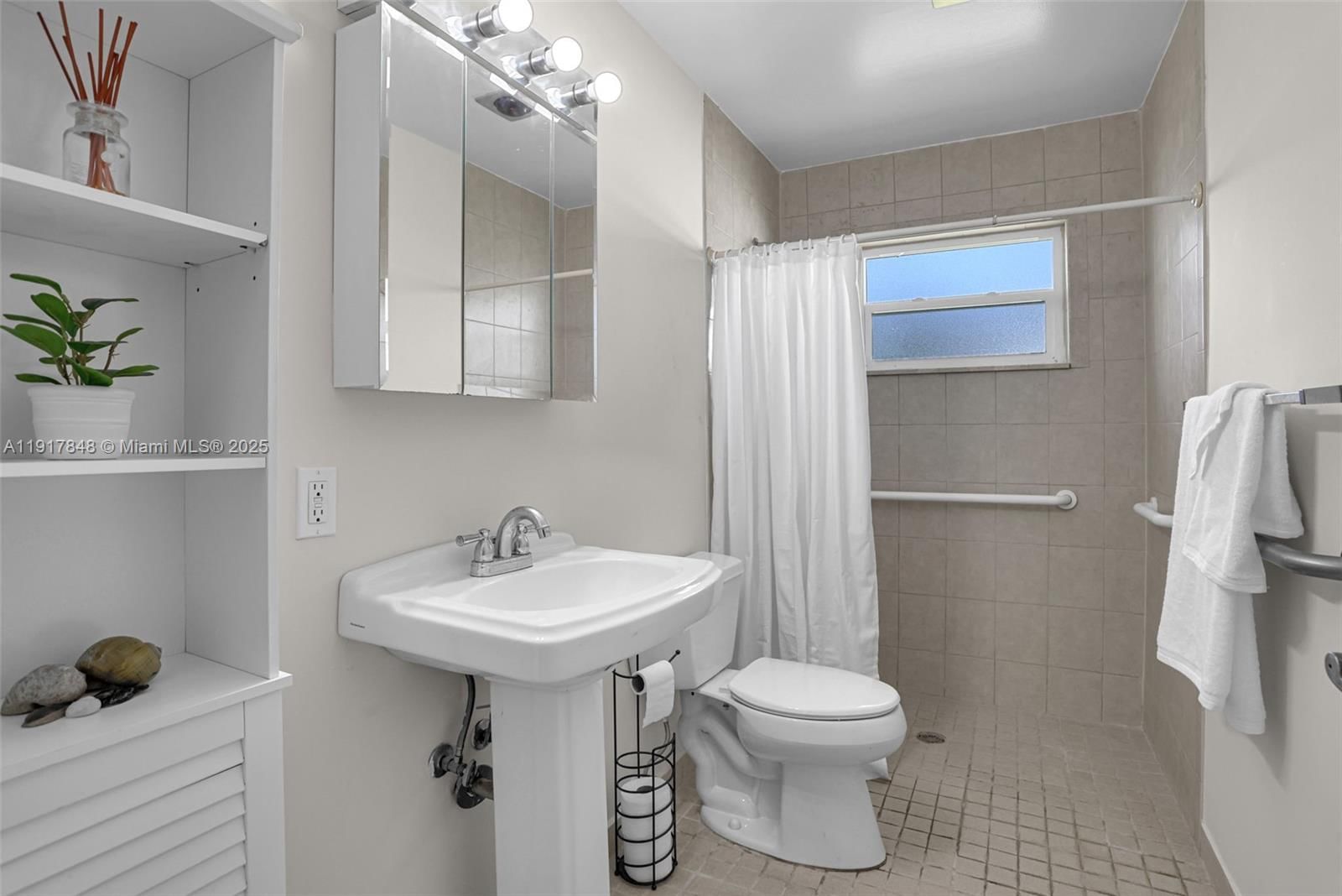 Real estate property located at 6880 16th St, Broward, Paradise Gardens Sec 2, Margate, FL