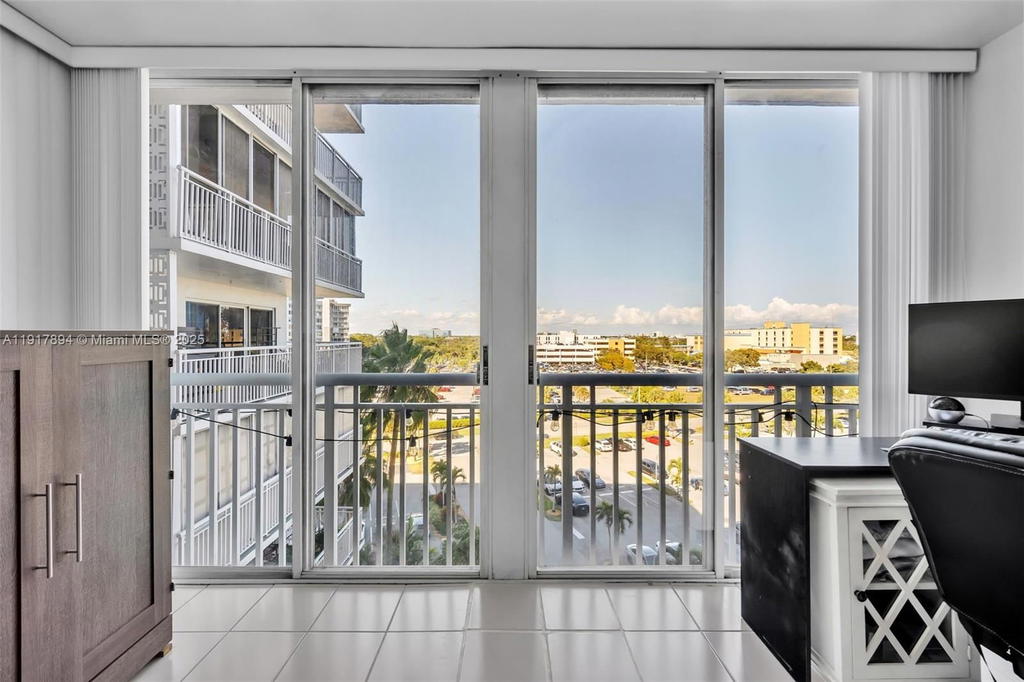 Real estate property located at 3800 Hillcrest Dr #709, Broward, Hillcrest East No 25 Cond, Hollywood, FL