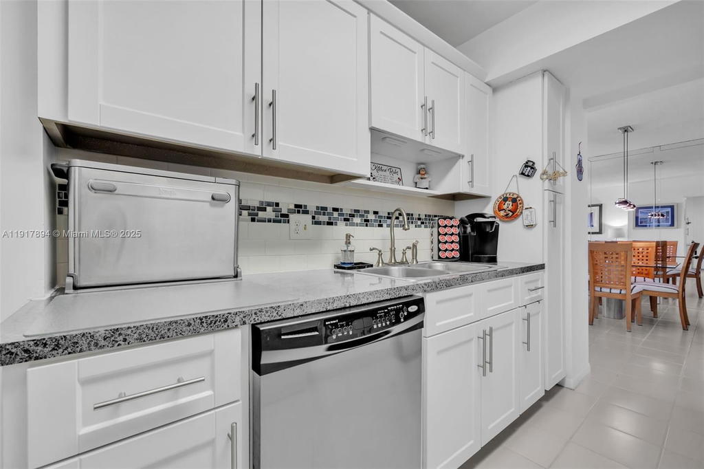 Real estate property located at 3800 Hillcrest Dr #709, Broward, Hillcrest East No 25 Cond, Hollywood, FL