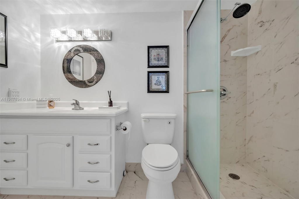 Real estate property located at 3800 Hillcrest Dr #709, Broward, Hillcrest East No 25 Cond, Hollywood, FL