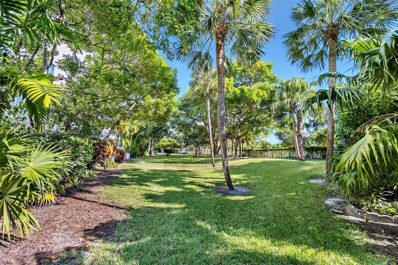 Real estate property located at 3800 Hillcrest Dr #709, Broward, Hillcrest East No 25 Cond, Hollywood, FL