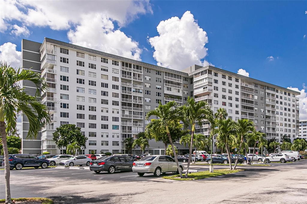 Real estate property located at 3800 Hillcrest Dr #709, Broward, Hillcrest East No 25 Cond, Hollywood, FL