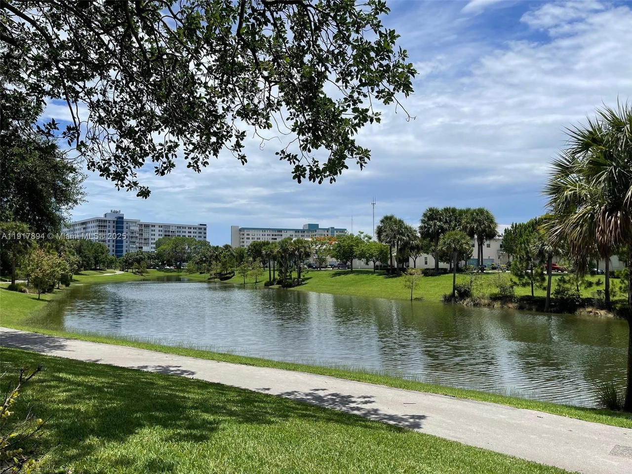 Real estate property located at 3800 Hillcrest Dr #709, Broward, Hillcrest East No 25 Cond, Hollywood, FL