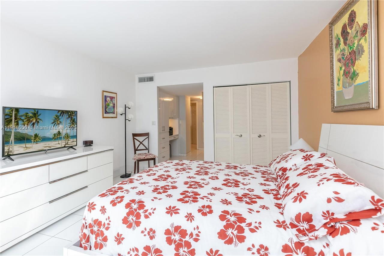 Real estate property located at 3140 Ocean Dr #901, Broward, Parker Tower Condo, Hallandale Beach, FL