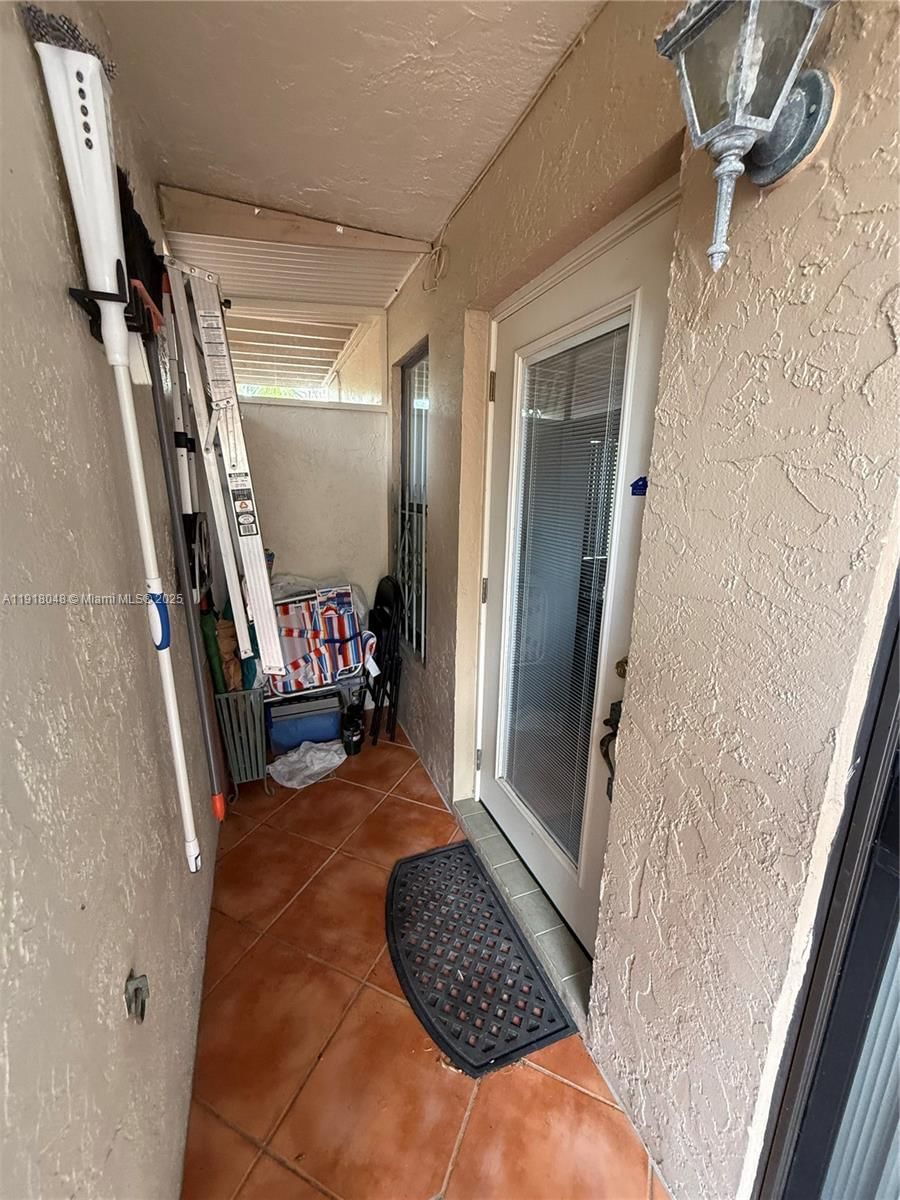 Real estate property located at 614 Executive Center Dr #104, Palm Beach, Lake Place Condo, West Palm Beach, FL